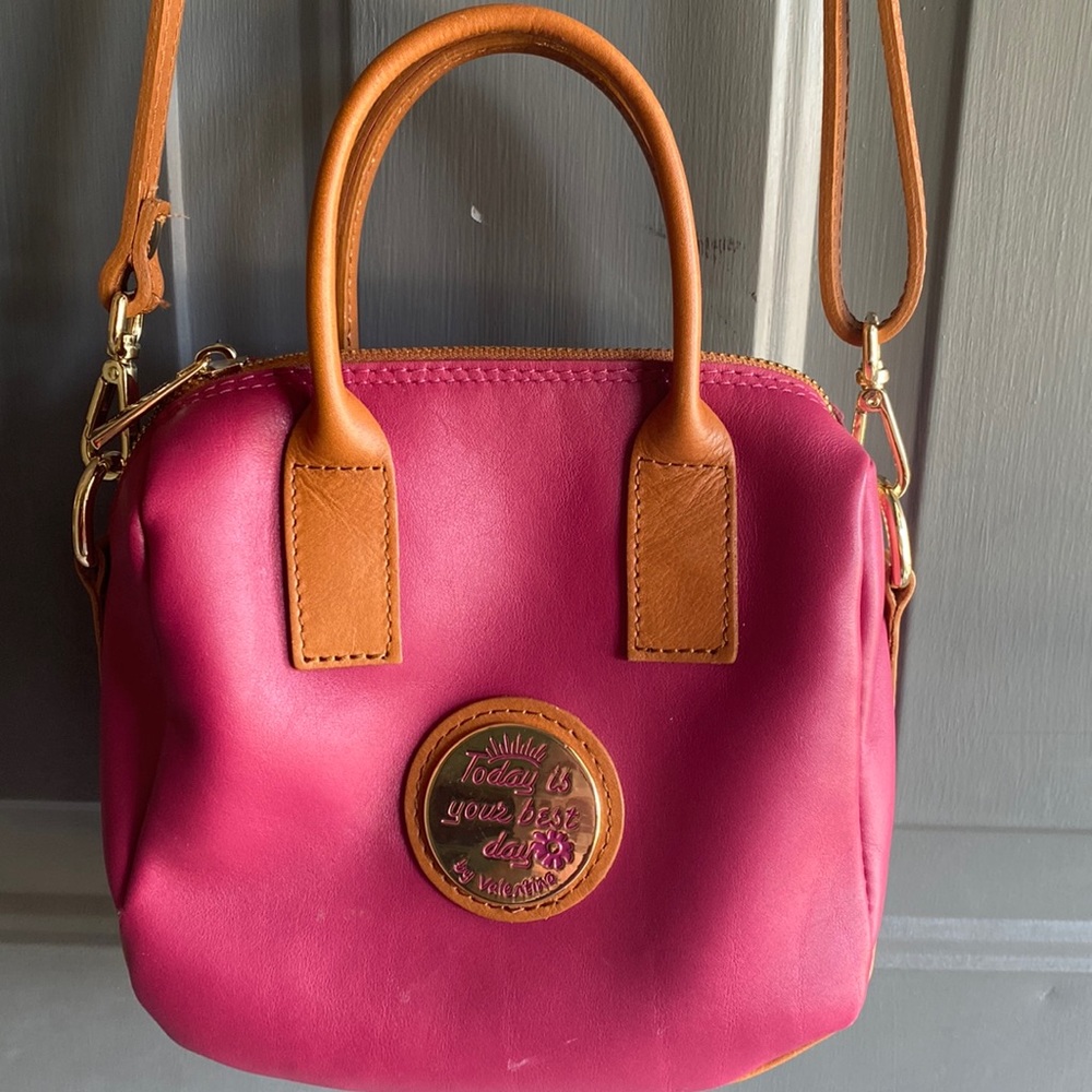 Beautiful like new pinky magenta shoulder/crossbody